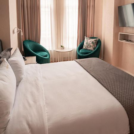 Hotel Well Inn Tiflis Exterior foto