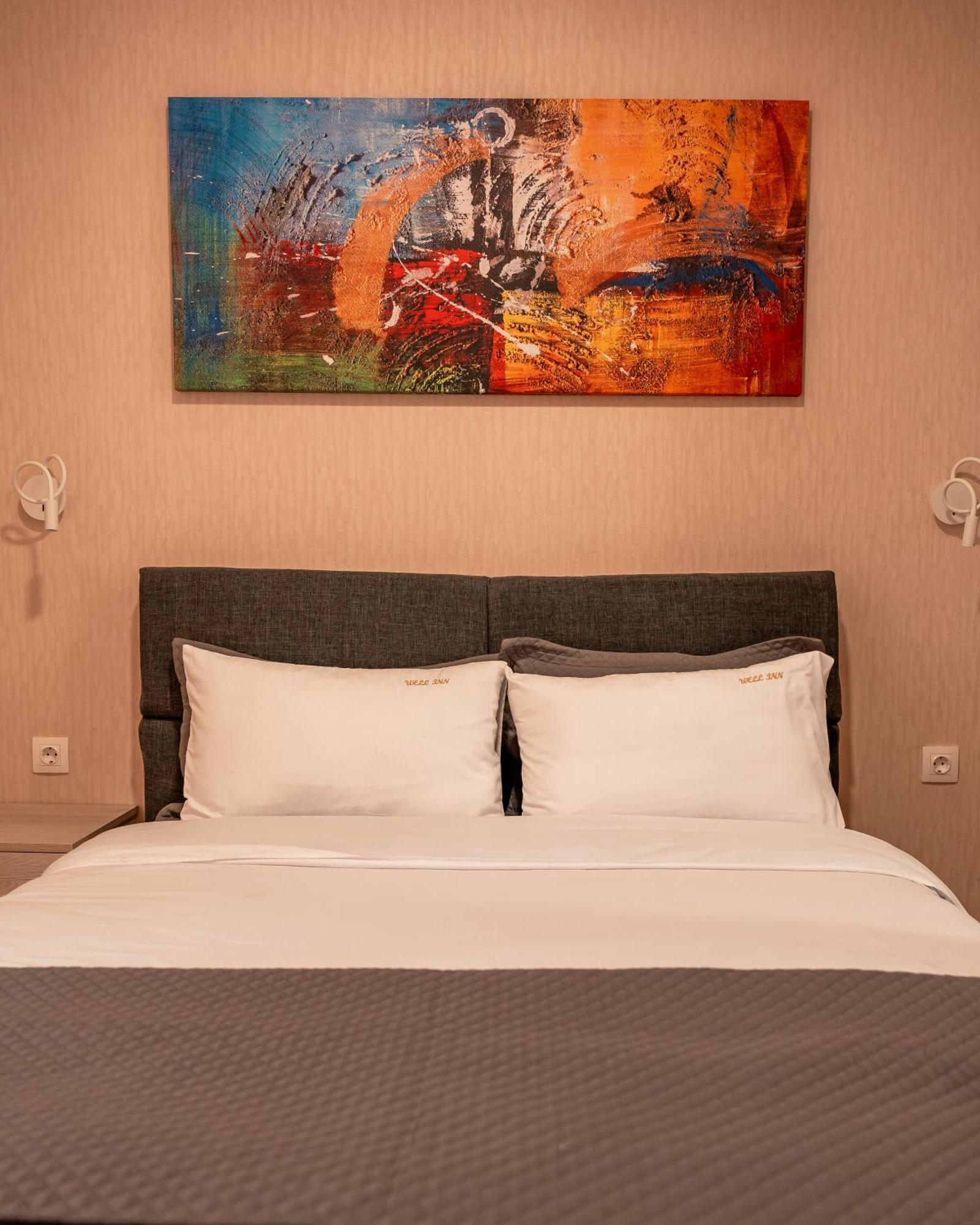 Hotel Well Inn Tiflis Exterior foto